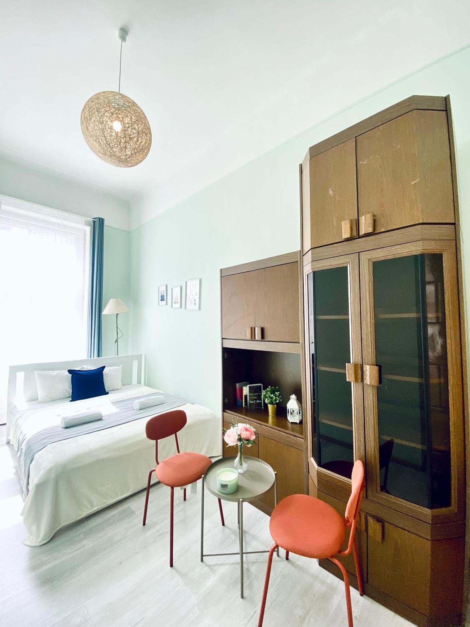 Gazde/Camere de închiriat Baross With Convenience And Style